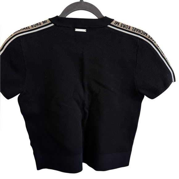 Michael Kors
Logo Tape Textured Knit Short-Sleeve Sweater - Picture 6 of 9